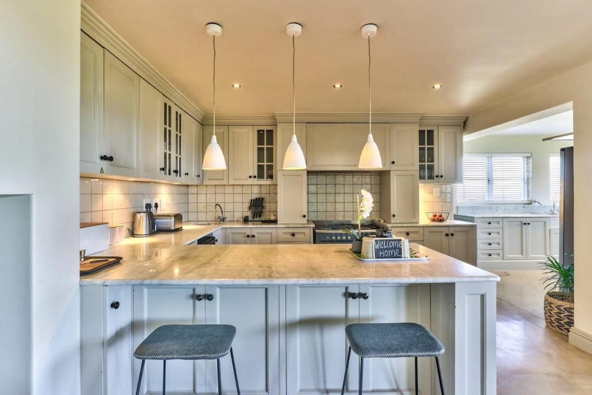 Lush Family Home In Prestigious Area Fokváros Kültér fotó