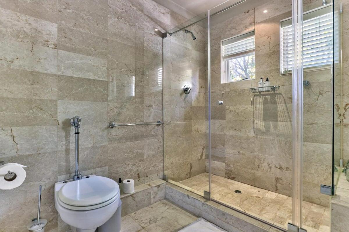 Lush Family Home In Prestigious Area Fokváros Kültér fotó